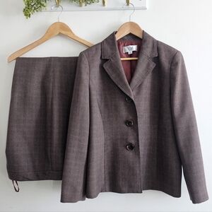 Le Suit Petite Brown Plaid Pants Suit Set 12P Career Office Classic